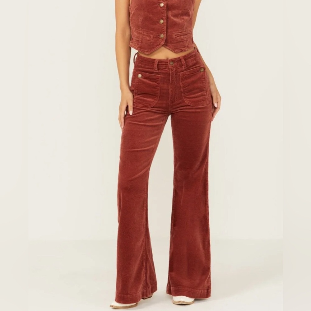 ▪️Rolla's Eastcoast Flare High Rise Pant in Brick Corduroy